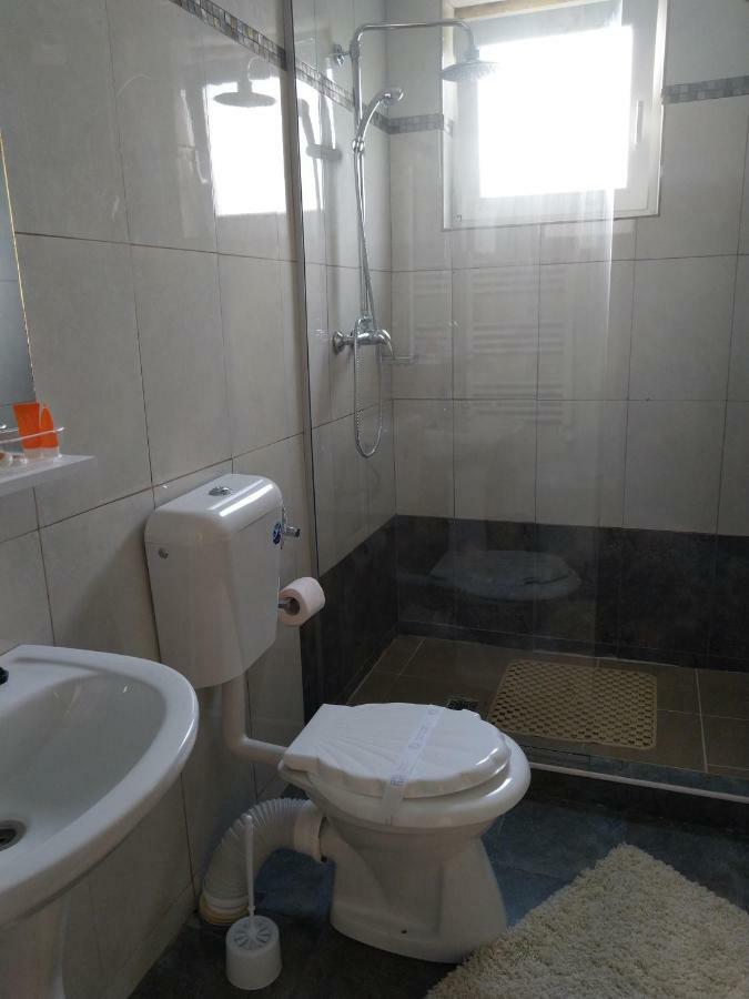 מלון באילה אונו מאי Casa Crina מראה חיצוני תמונה
